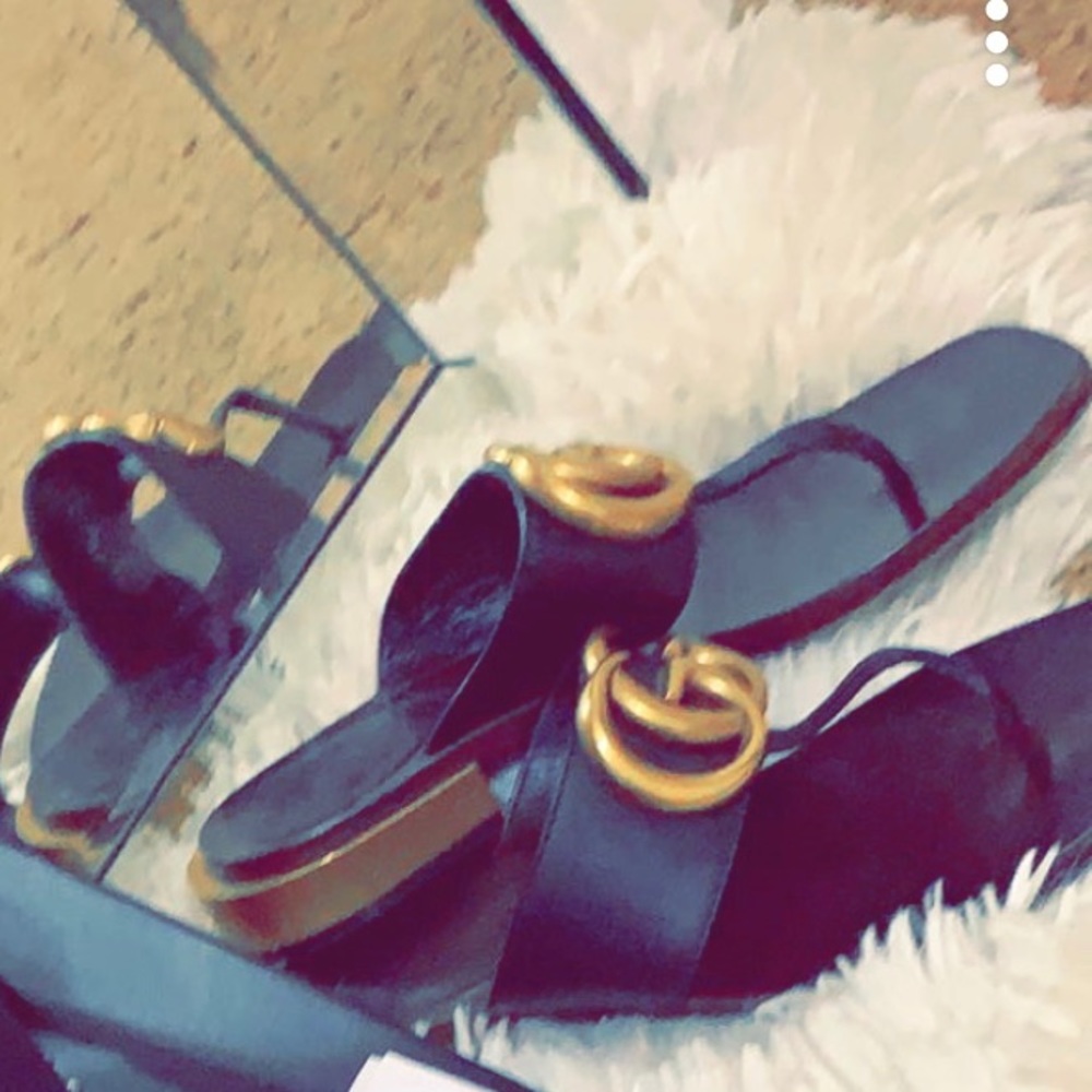 Gucci sandals 37